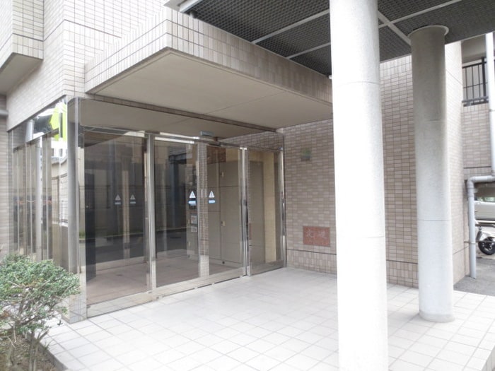 エントランス部分 サンヒルズ今宿