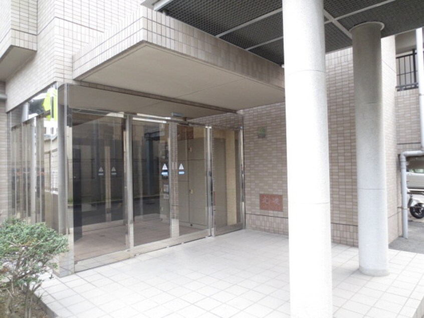 エントランス部分 サンヒルズ今宿