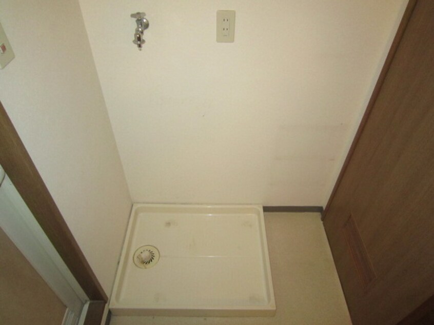 洗濯機置場 サンヒルズ今宿