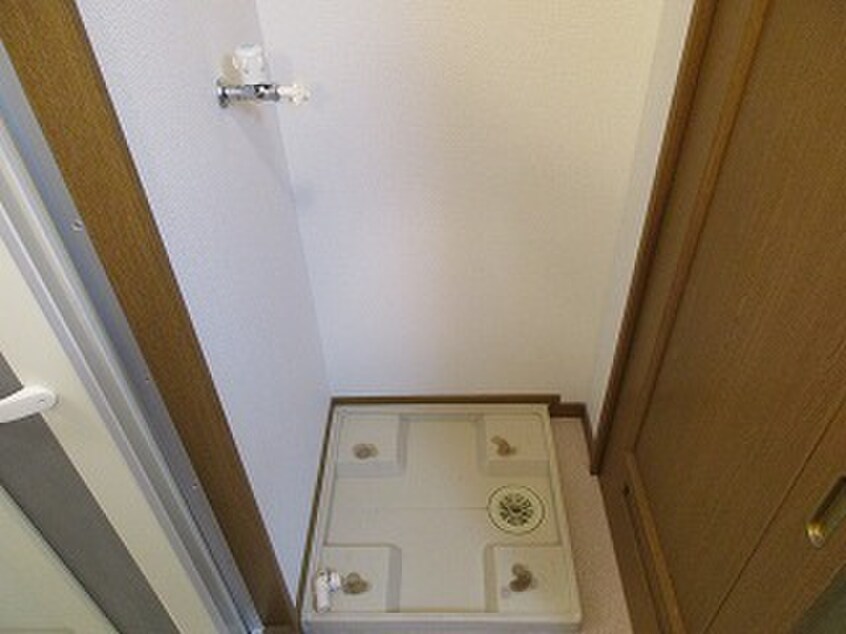 洗濯機置場 ﾎﾜｲﾄﾊﾞﾚ-八幡駅前