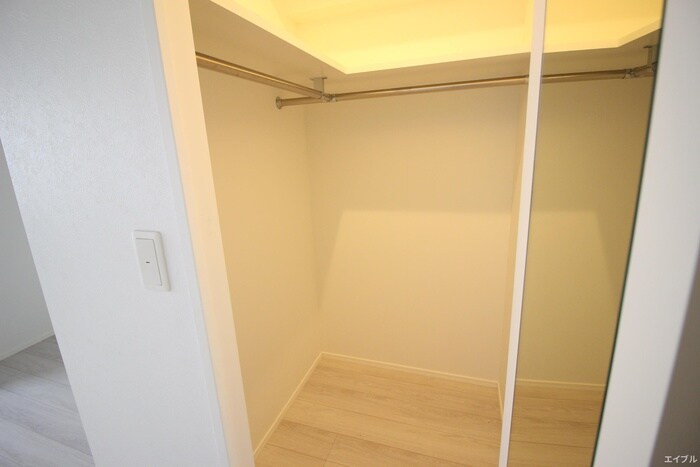 収納 ｴﾝｸﾚｽﾄﾍﾞｲ天神東Ⅱ（211）