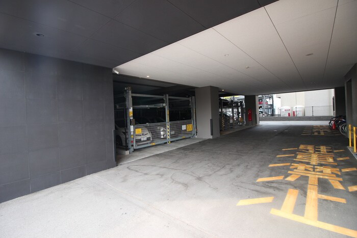 駐車場 ｴﾝｸﾚｽﾄﾍﾞｲ天神東Ⅱ（211）