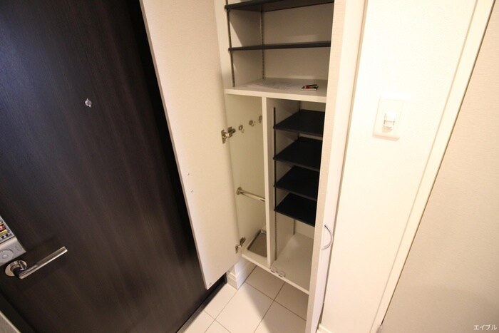 靴箱 ｴﾝｸﾚｽﾄﾍﾞｲ天神東Ⅱ（211）