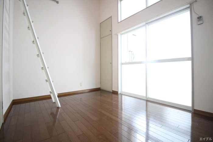 居室 マリー大橋