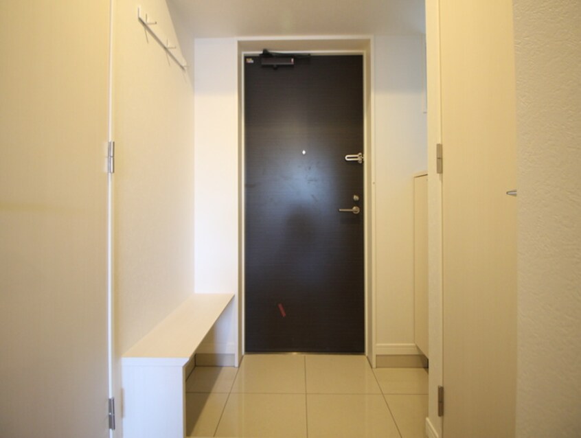 玄関 エンクレスト空港通り（508）