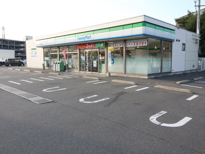 ファミリ－マ－ト八幡田町店(コンビニ)まで450m リ－ミレエジュ黒崎