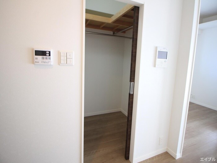 収納 エンクレスト空港通り(608)