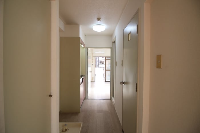 廊下 メープルコート西新