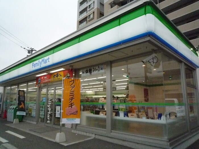 ファミリーマート篠栗庄店(コンビニ)まで450m 第７ﾎｳｼｭｳｺ-ﾎﾟ篠栗