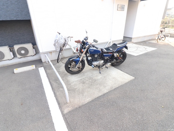 駐輪場 CB千鳥サン・ザ・ガーデン