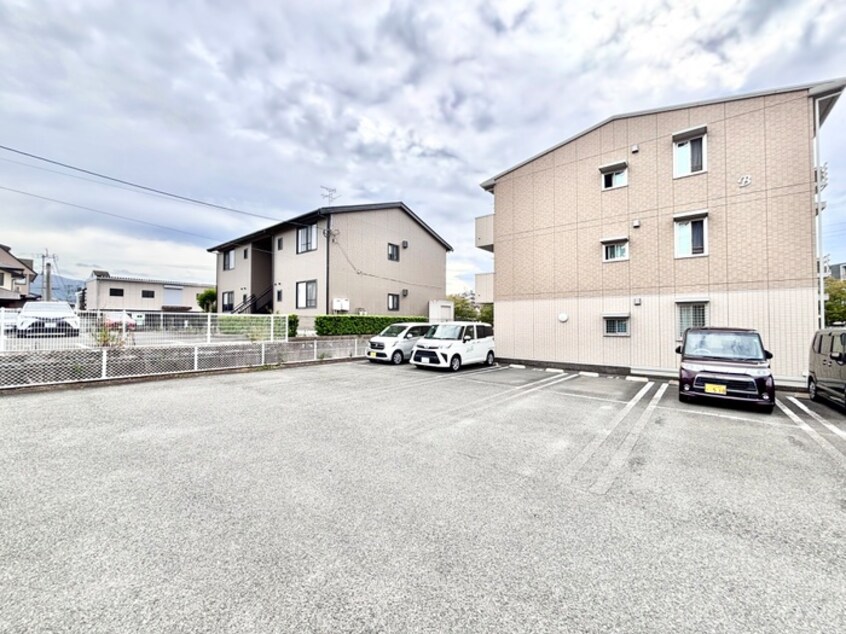 駐車場 リアン　ド　ファミ－ユＡ棟