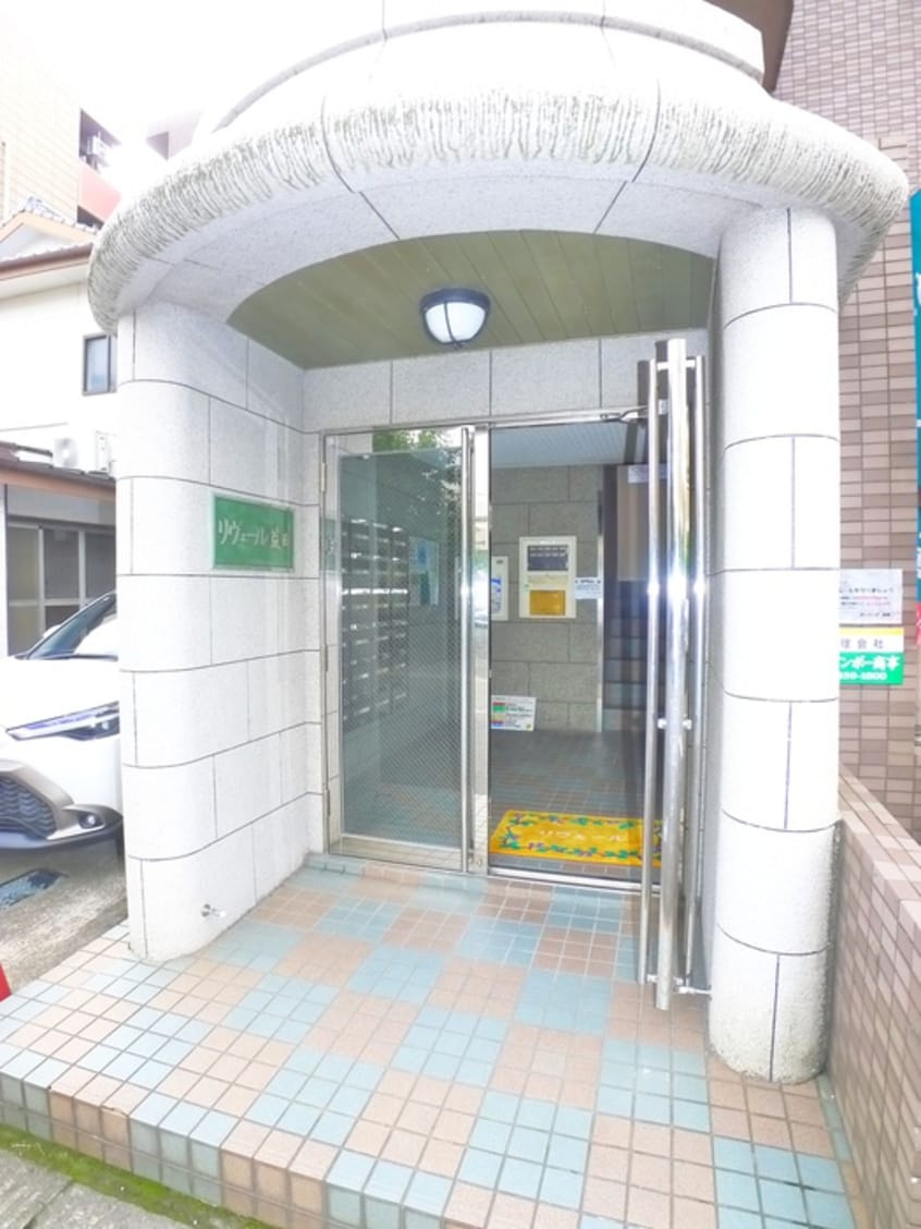 エントランス部分 リヴェール荒田