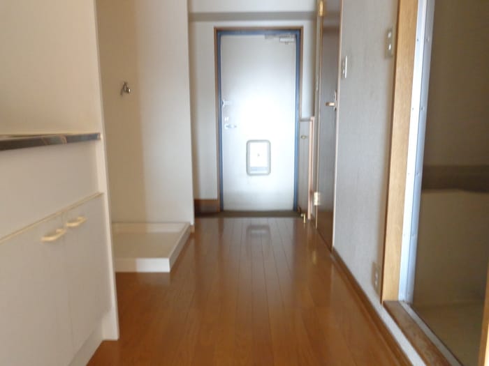 廊下 プレジール諸岡