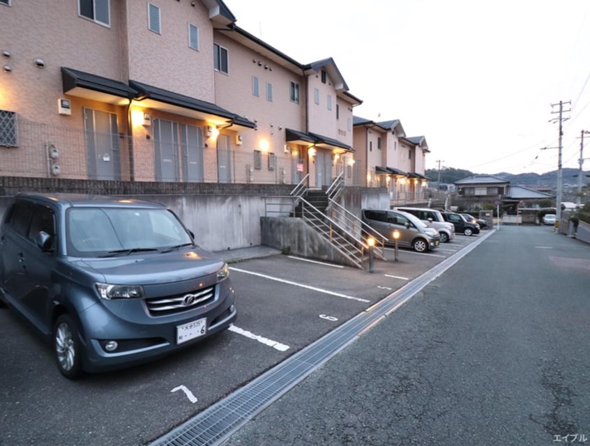 駐車場 コ－ポ日の里壱番館