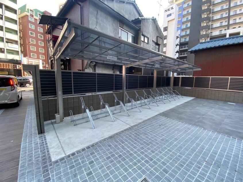 駐輪場 ERUZAGLANZ中津口