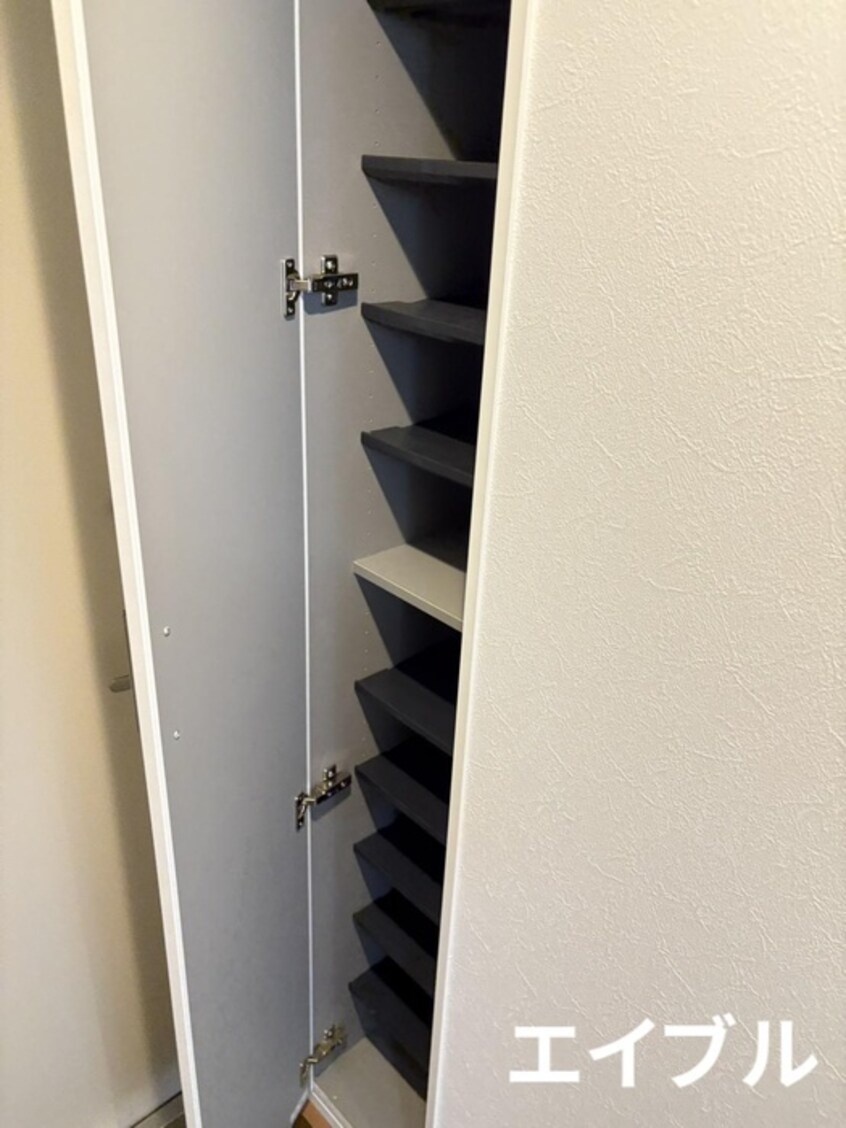 靴箱 Ｌｅ　ｃｈａｔ　ｎｏｉｒ