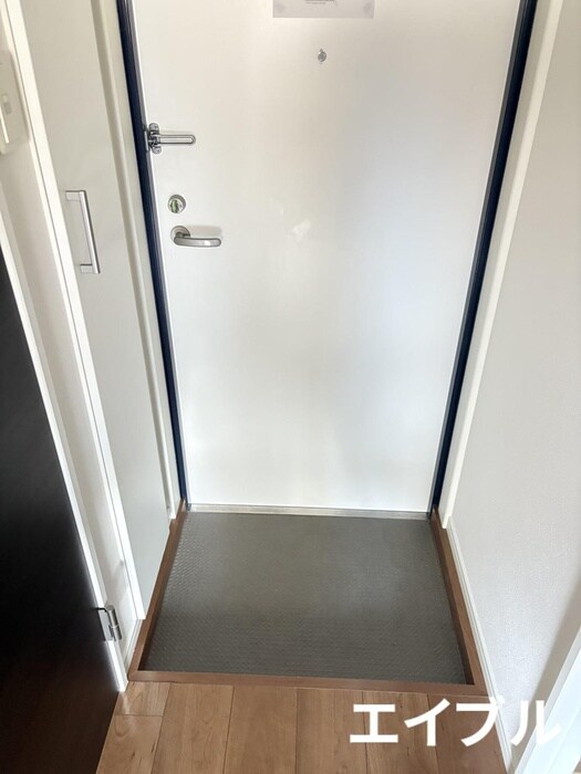 玄関 Ｌｅ　ｃｈａｔ　ｎｏｉｒ