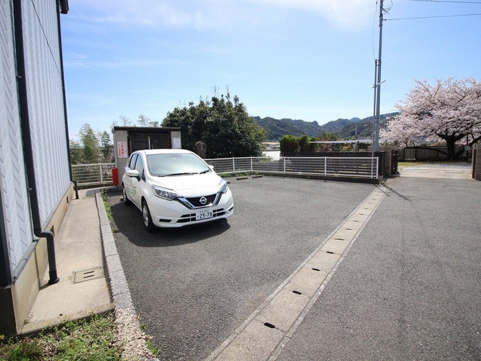 駐車場 第３新屋敷ハイツ