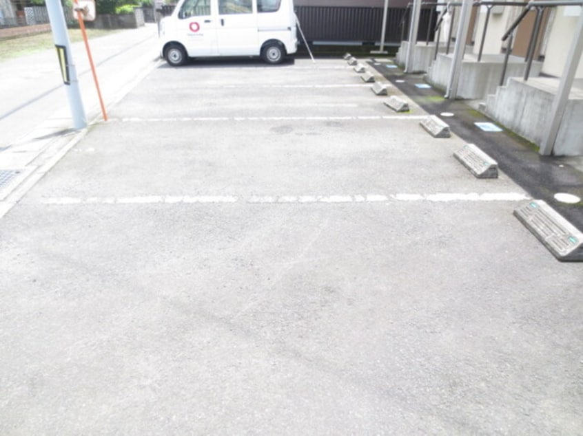 駐車場 ヴィヴレイースト