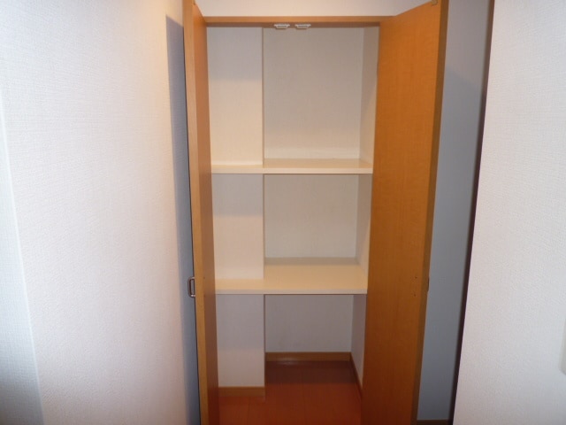 収納 フォンティーヌ荒江