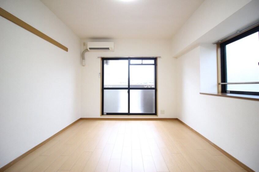 居室 リ－ブラ都府楼　壱番館