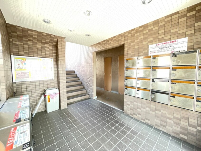 エントランス部分 リ－ブラ都府楼　壱番館