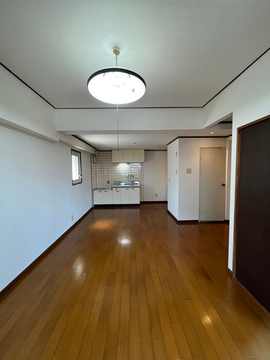 居室 エステート足立