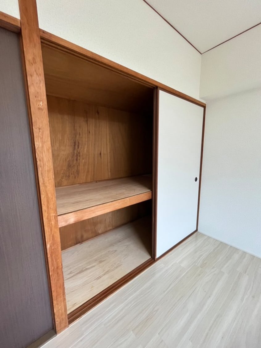 収納 エステート足立