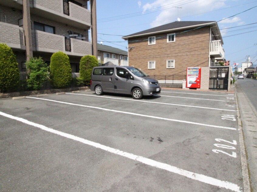 駐車場 Dearcort Kawanami