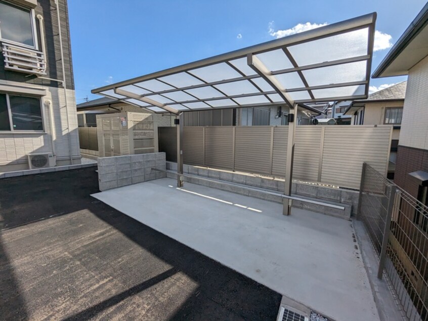 駐輪場 elegant palace横代北