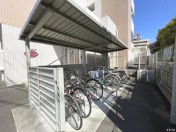 バイク置き場