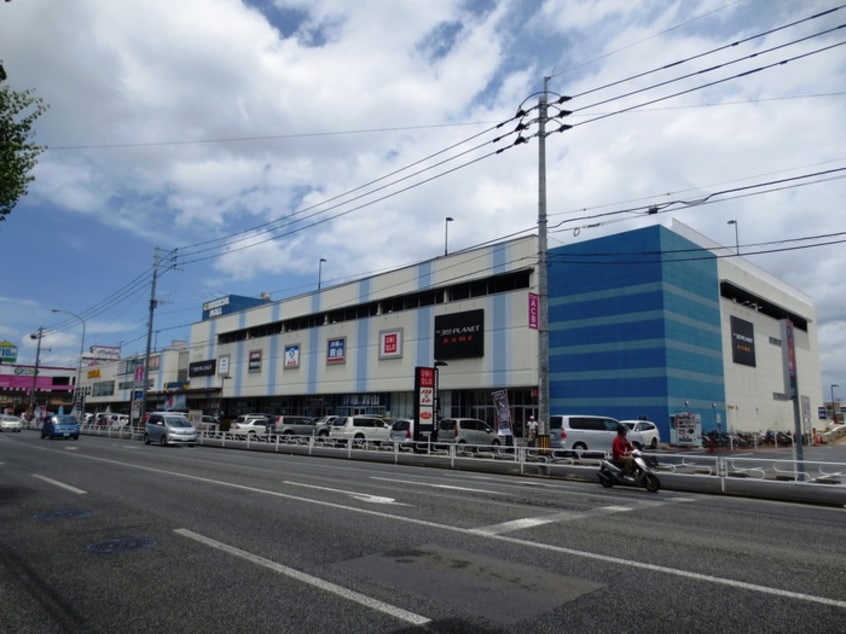 コマーシャルモール(ショッピングセンター/アウトレットモール)まで476m マクシーズ博多