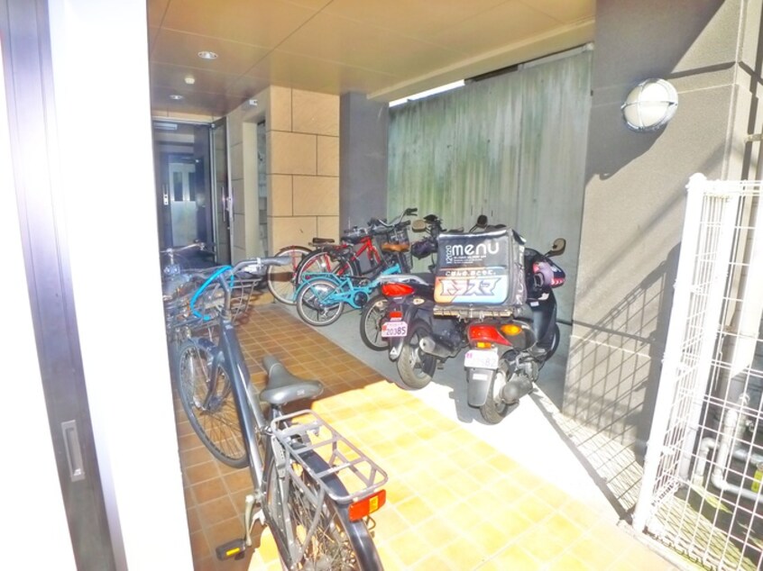 駐輪場 フォルシュ加治屋