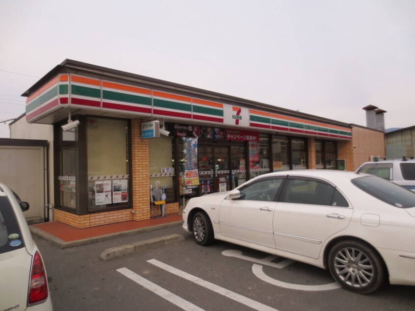 セブンイレブン(コンビニ)まで2200m メゾネット．エル