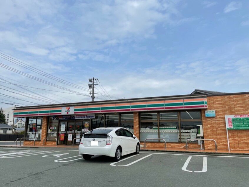 セブンイレブン田川伊田大橋店(コンビニ)まで550m リーベン・ヴィーヴルⅢＢ棟