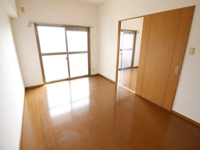 内観写真 マリアージュ小森江