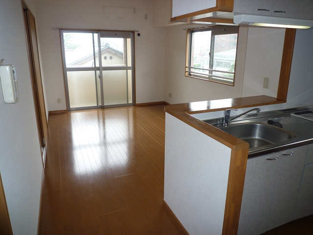 居室 マリアージュ小森江