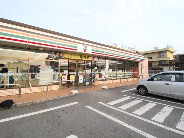 セブンイレブン久留米上津店(コンビニ)まで1200m 印度屋ハイツ２