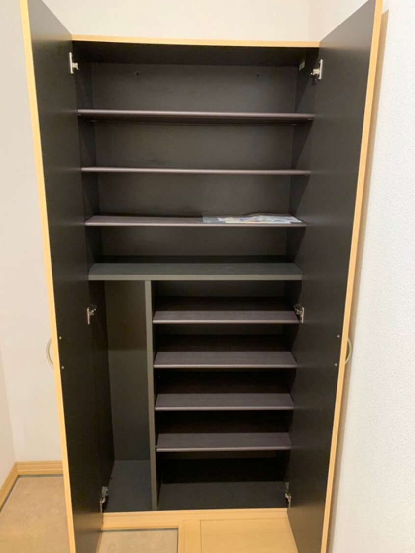 靴箱 クレッシェンド黒崎公園横 Ｂ棟