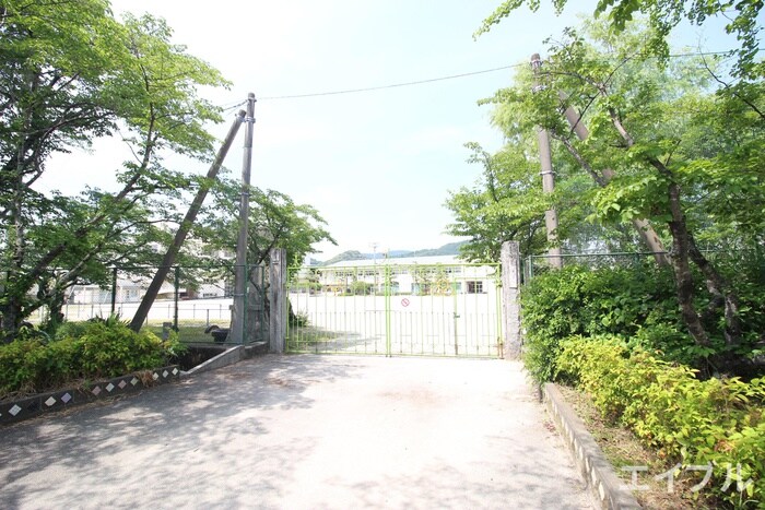 三輪小学校(小学校)まで150m ウィステリアヒルズ　Ⅰ