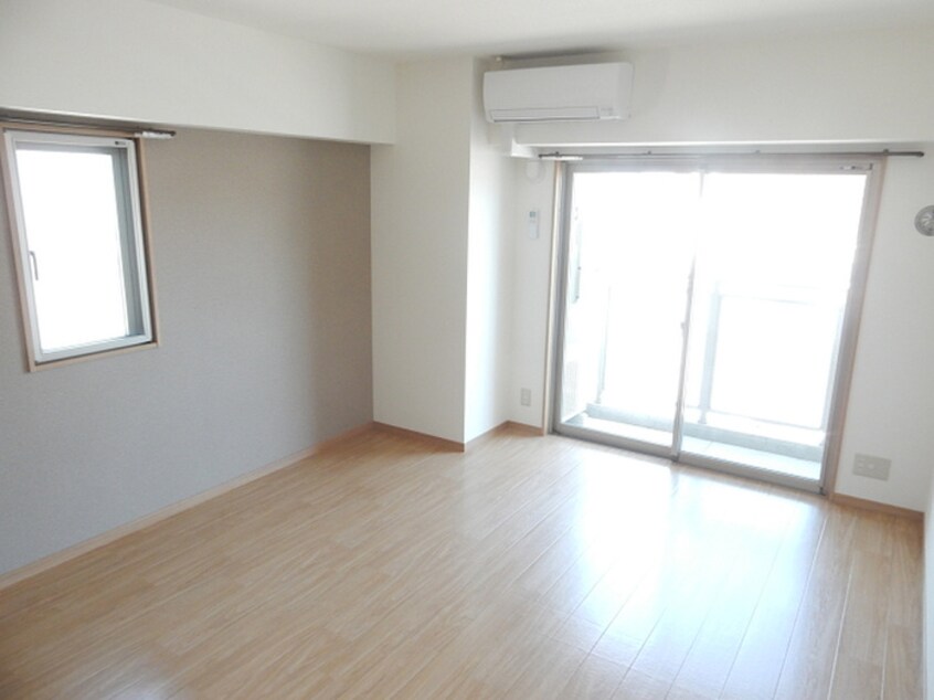 内観写真 ベルガモット門司駅前