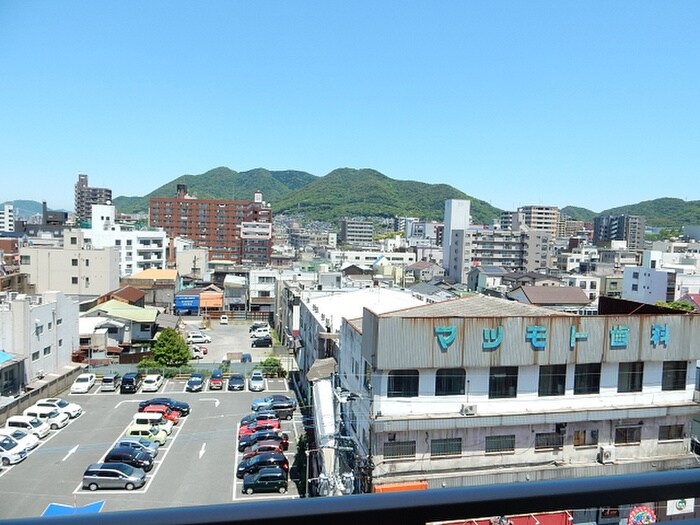 室内からの展望 ベルガモット門司駅前