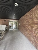 エントランス部分 スライビング藤崎