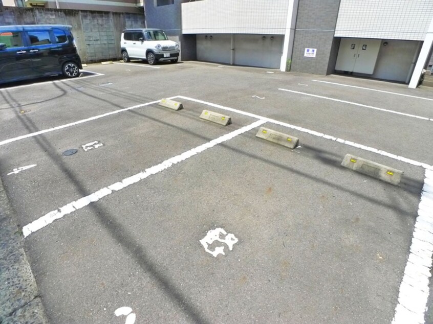 駐車場 Ｍｏｄｅｎａ高麗