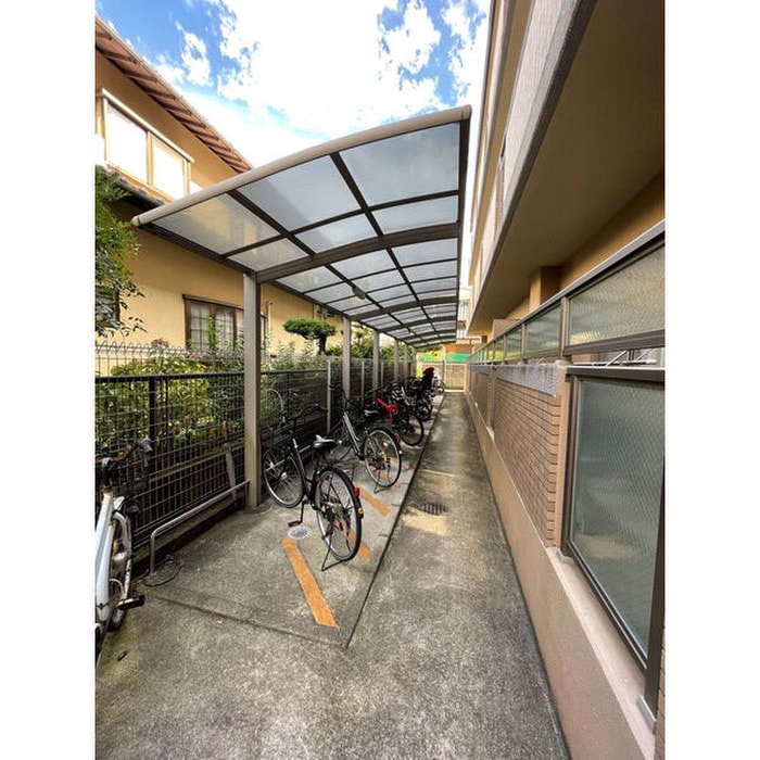 駐輪場 アンバーサルＭ