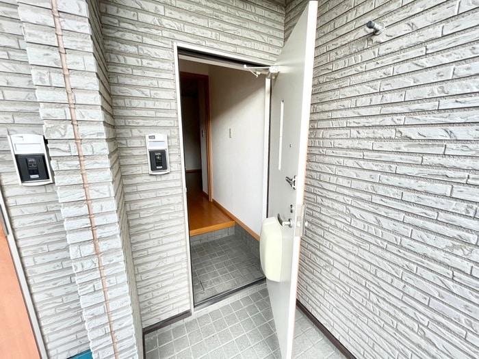 玄関 リバービュー光