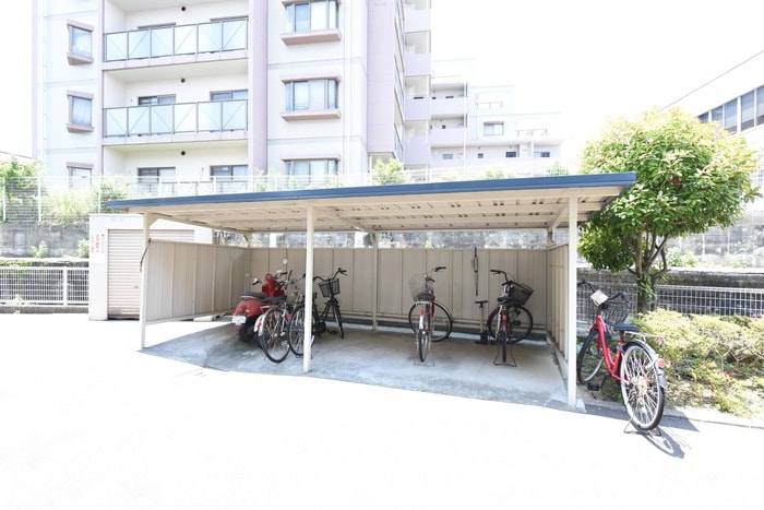 駐輪場 クリスィーム長野