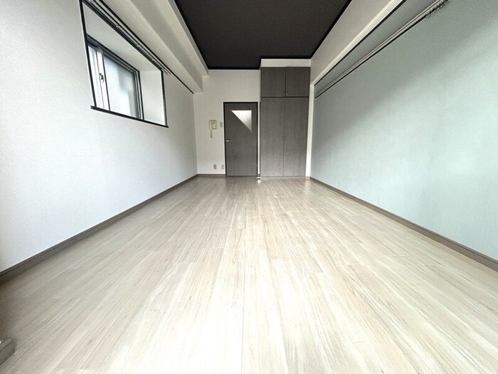 居室 ロイヤルトレンディ