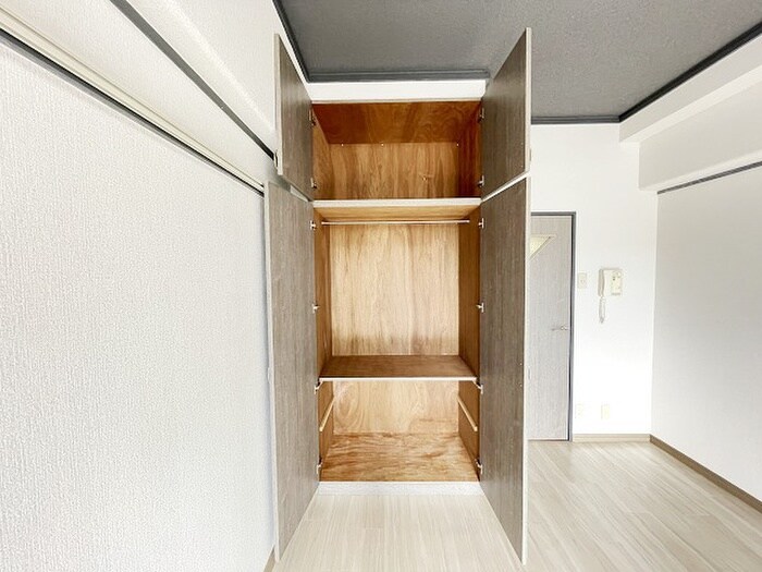 収納 ロイヤルトレンディ