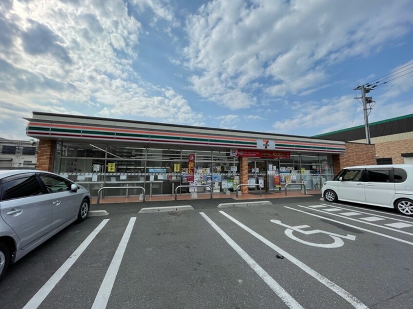 セブンイレブン行橋駅南店(コンビニ)まで240m ウインド・イチキＡ